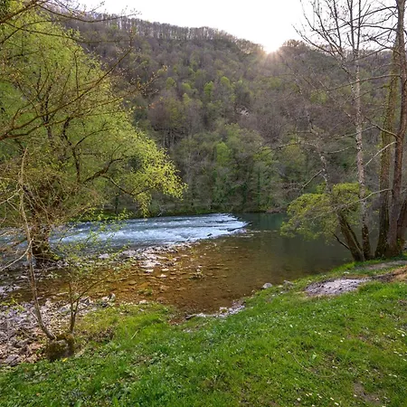 מלון דירות Cirus Riverfront Kolpa & Rafting קוצ'בייה
