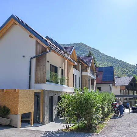 Cirus Riverfront Kolpa & Rafting Aparthotel 3*