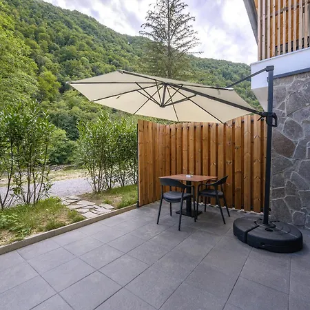 Cirus Riverfront Kolpa & Rafting Aparthotel